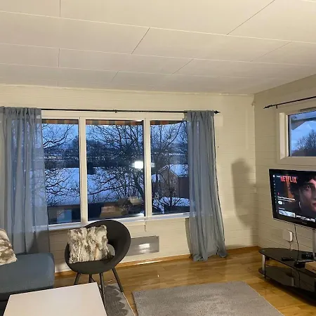 Unique For Unforgettable Adventure, Perfect For The Whole Family,4 Bedroom And 2 Bath Tromsø