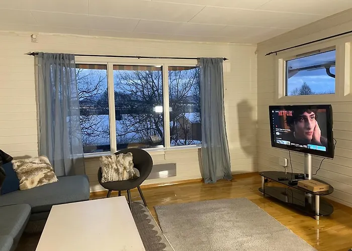 Unique For Unforgettable Adventure, Perfect For The Whole Family,4 Bedroom And 2 Bath Tromsø